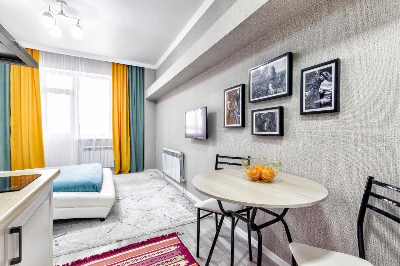 Cosy flat in the city center Astana Exterior foto